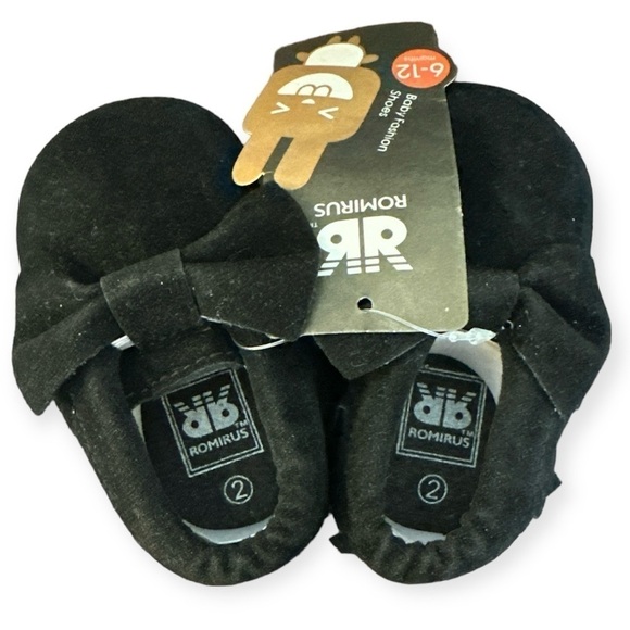 New with Tags Romirus Fringed Faux Suede Moccasins with Bow Black Size 2 - Picture 3 of 7